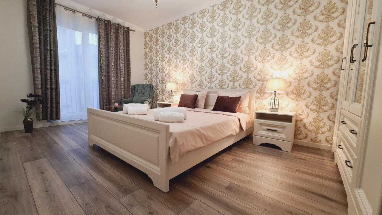 Ferienwohnung 5* Luxury Near Avram Iancu Sq New. Private Parking Cluj-Napoca Exterior foto