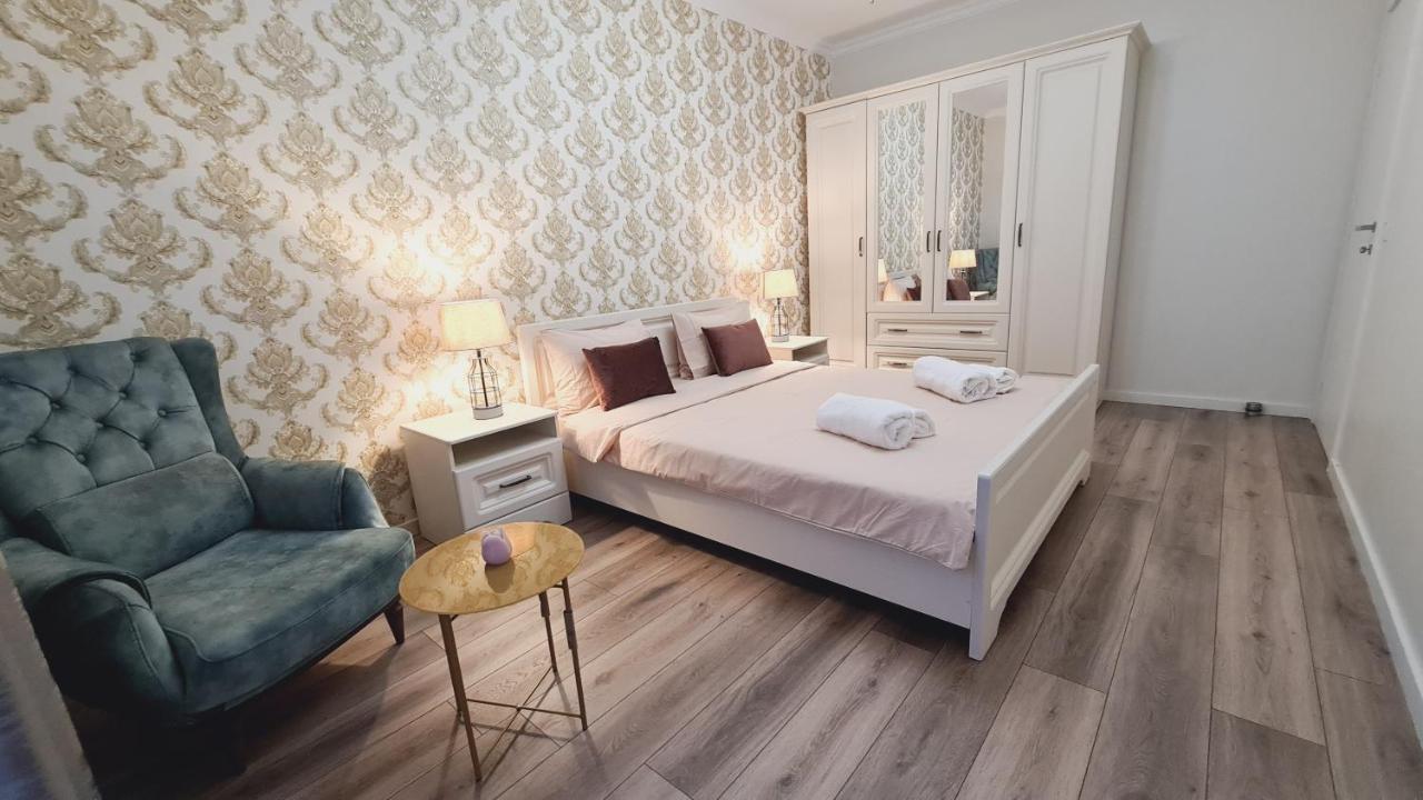 Ferienwohnung 5* Luxury Near Avram Iancu Sq New. Private Parking Cluj-Napoca Exterior foto