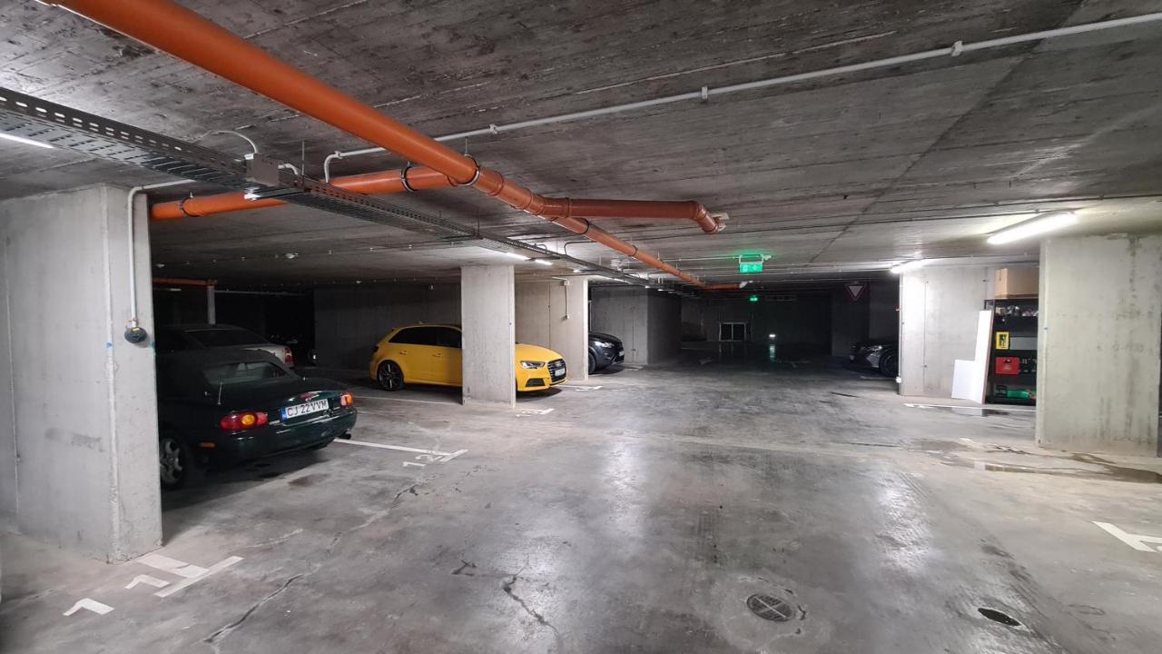 Ferienwohnung 5* Luxury Near Avram Iancu Sq New. Private Parking Cluj-Napoca Exterior foto