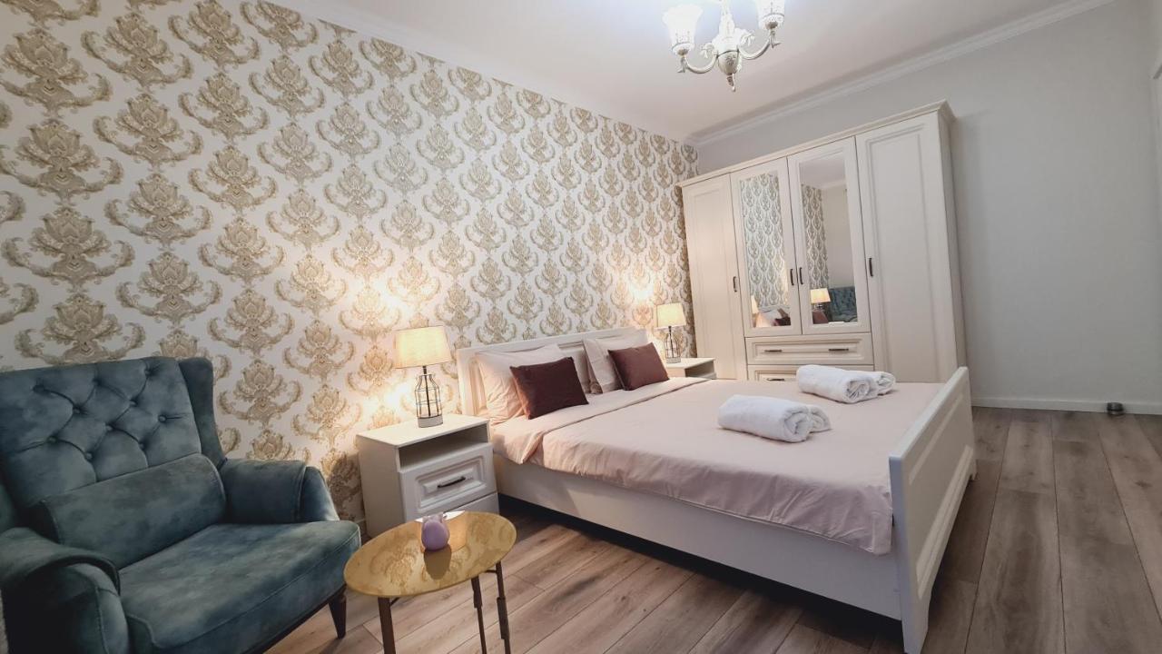Ferienwohnung 5* Luxury Near Avram Iancu Sq New. Private Parking Cluj-Napoca Exterior foto
