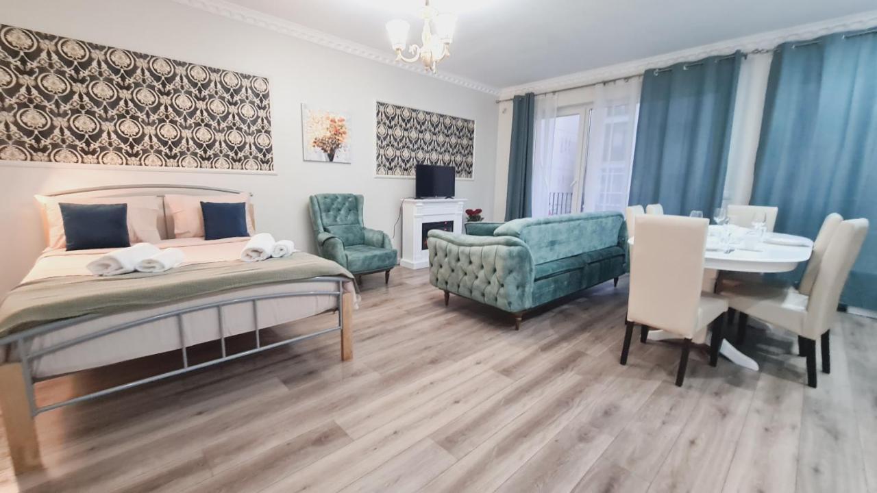 Ferienwohnung 5* Luxury Near Avram Iancu Sq New. Private Parking Cluj-Napoca Exterior foto